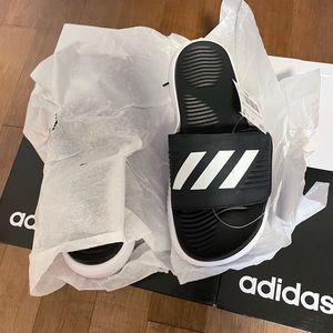 Unisex Adidas Alphabounce slides size 7 and 8 (men’s size mesure)